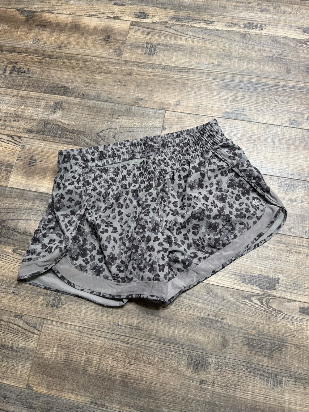 Athleta Racer Mesh Women's Gray Athletic Shorts Size Medium